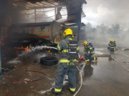 فيديو: 3 اصابات بينها خطرة جراء انفجار وقع بمصنع في طمرة