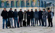  بالصور: شباب يافا، اللد والرملة يجتمعون لصلاة الفجر في الأقصى المبارك