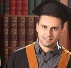   اللد : الطالب بكر سعيد الجمل يجتاز امتحان الطب ” الدولة ” بنجاح