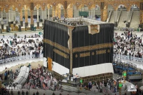 صور لمراسم تبديل كسوة الكعبة المشرفة مع نهاية العام الهجري 1444