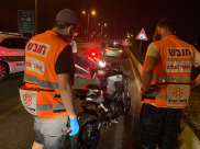 اصابة متوسطة لسائق دراجة نارية بحادث طرق قرب الرملة 