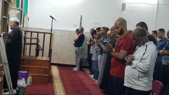 شعائر صلاتي العشاء والتراويح من مسجد الزيتونة بالرملة