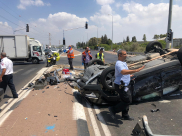 إصابة شخصين بانقلاب مركبة قرب مدينة اللد 