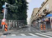 بالصور: إغلاق أحد مسارات شارع شديروت يروشلايم بيافا تمهيداً لاغلاقه بالكامل 