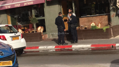 يافا: سرقة هاتف مسعّف أثناء تقديمه الاسعافات الأولية لمصاب بحادث طرق بالمدينة 