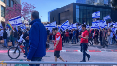 الاحتجاجات تشتدّ اليوم .. عرقلة عمل القطارات وتعطيل مواقع انترنت