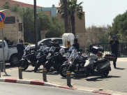 صور: انتشار مكثّف لشرطة السير في مدينة يافا وحملة ضد سائقي الدراجات 