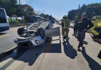  اصابة طفيفة لشخصين بانقلاب مركبة شمال يافا 