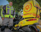   فيديو: "انتبهوا على أولادكم" رسائل مهمة من المسعف أنور شرقاوي