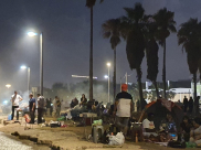 صور: آلاف النزلاء والمستجمّين على شواطي مدينة يافا