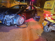 بالصور: حادث طرق بين مركبتين بيافا يُسفر عن اصابة طفيفة 