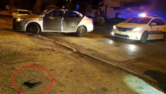  الرملة: إعتقال 4 مشتبهين ألقوا بمسدس خلال مطاردة سيارتهم