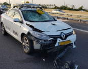 صور: مصرع سائق دراجة كهربائية صدمته سيارة قرب مطار اللد