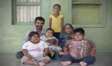 فيديو: هندى يقرر بيع كليته لعلاج أطفاله الأكثر بدانة في العالم