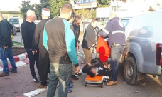 يركا: مشتبه يدهس شرطيين ويلوذ بالفرار من المكان 