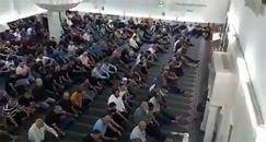 جموع من أهالي قرية جت يؤدون صلاة العيد 