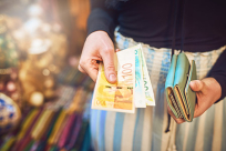 وزير المالية: لن نمنح مخصصات البطالة للشباب العازبين حتى جيل 28 عاماً