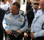 الشرطة: ضبط مئات الأسلحة والذخيرة في البلدات العربية منذ بداية العام الحالي