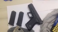  اعتقال 3 مشتبهين في اللد بعد ضبط مسدس وذخيرة 