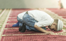 لماذا يُلزم أبناؤنا على التعلّم يوم الجمعة؟ ولماذا يُمنعون من تأدية حقوقهم الدينية ؟!!!