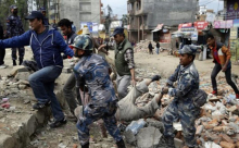 قتلى زلزال نيبال تجاوزوا الـ 5 آلاف