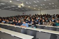  بالصور: طلاب مدرستي اجيال والشاملة يشاركون بيوم دراسي في الكلية الأكاديمية 