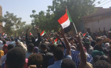 20 قتيلا بالسودان وضغط أممي على البشير للانتقال السياسي