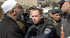 كبرياء وعزة: يوم قال الشيخ رائد صلاح للجندي الإسرائيلي “بالكاد أراك”