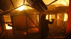 أكثر من 20 قتيلا جراء حرائق في محيط أثينا واليونان تستنجد بأوروبا