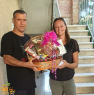 سيّدة من بن شيمن تكرّم مراسل يافا 48 على جهوده في إعادة حصانها المفقود