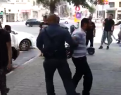 بالفيديو: الشرطة تعتدي على شاب بالضرب في يافا وتقتاده إلى محطة الشرطة 