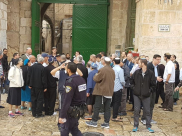 الأقصى: اعتقال  مدير وموظف الإعمار و156 مستوطنا يقتحمون المسجد