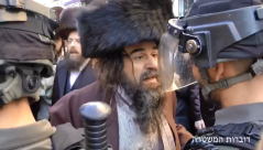 فيديو: مسيرة واخلال بالنظام للحريديم في القدس واعتقال مشتبه 