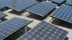 قانون جديد سيفرض تركيب الالواح الشمسية على سطح الأبنية الجديدة