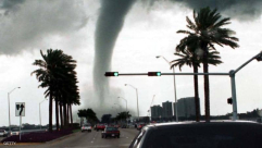  الإعصار "دوريان" يشتد ويواصل الزحف نحو فلوريدا