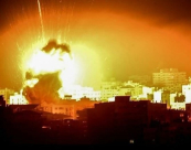  الطائرات الاسرائيلية تقصف موقعاً في قطاع غزة رداً على إطلاق صاروخ