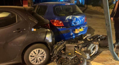 اصابة خطرة لسائق دراجة نارية بحادث مروّع في بيتح تكفا