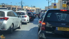 يافا: اكتظاظات مرورية في شوارع المدينة والشرطة تعمل على توجيه حركة السير