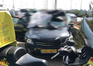 مصرع سائق دراجة كهربائية بحادث طرق مروّع قرب اللد 