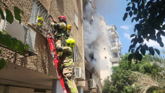 اللد: تخليص مصاب بحالة خطرة اثر حريق اندلع في شقة سكنية 