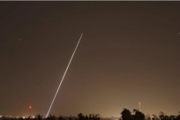 إطلاق صاروخين من غزة والطائرات الاسرائيلية تقصف مواقع لحماس