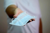 وزارة الصحة تُصادق على عدم ارتداء الكمامة حتى نهاية الاسبوع بسبب الحر