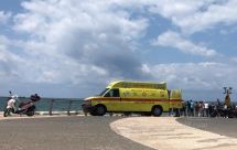  غرق شاب على شاطئ البحر جنوب يافا وحالته خطرة