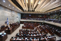 المصادقة على اقتراح قانون "دفع مخصصات التأمين قبل الأعياد"