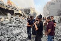 عام على الحرب: شهداء وجرحى باستهداف النازحين بالبريج وجباليا