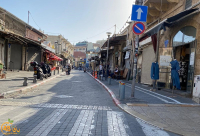 يافا: البلدية تُصادق على مخطط شامل لاعفاء المصالح التجارية من الرسوم