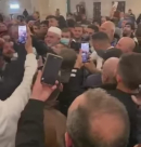 هكذا استقبل المصلون شيخ الأقصى في زيارة مفاجئة