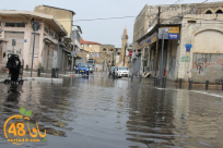 العاصفة "بيرون": "إنذار أحمر" وتحذيرات من فيضانات وإغلاقات