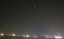 هجوم صاروخي إيراني شامل يطال معظم مناطق البلاد.. واعتراضات ناجحة دون إصابات