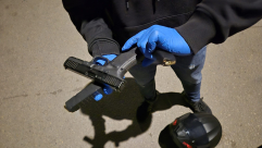 اللد: الشرطة تضبط سلاحاً جاهزاً للاستخدام وتعتقل مشتبهين 